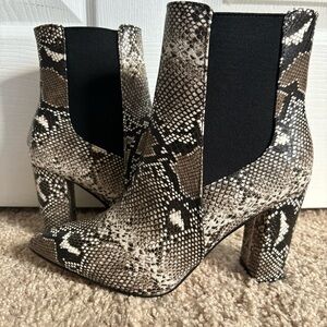 Catherine Malandrino Snakeskin Pointed Toe Heeled Booties / Size 7